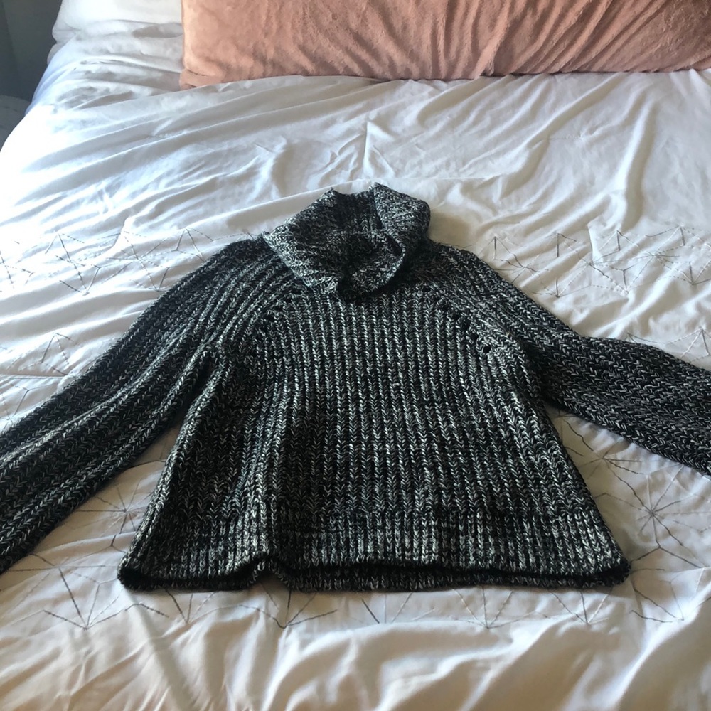 Turtle neck sweater